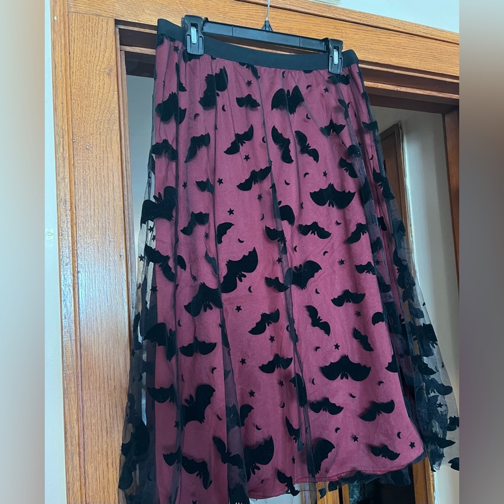 VELVET BATS MESH TULLE MIDI SKIRT IN BURGUNDY - Picture 2 of 9